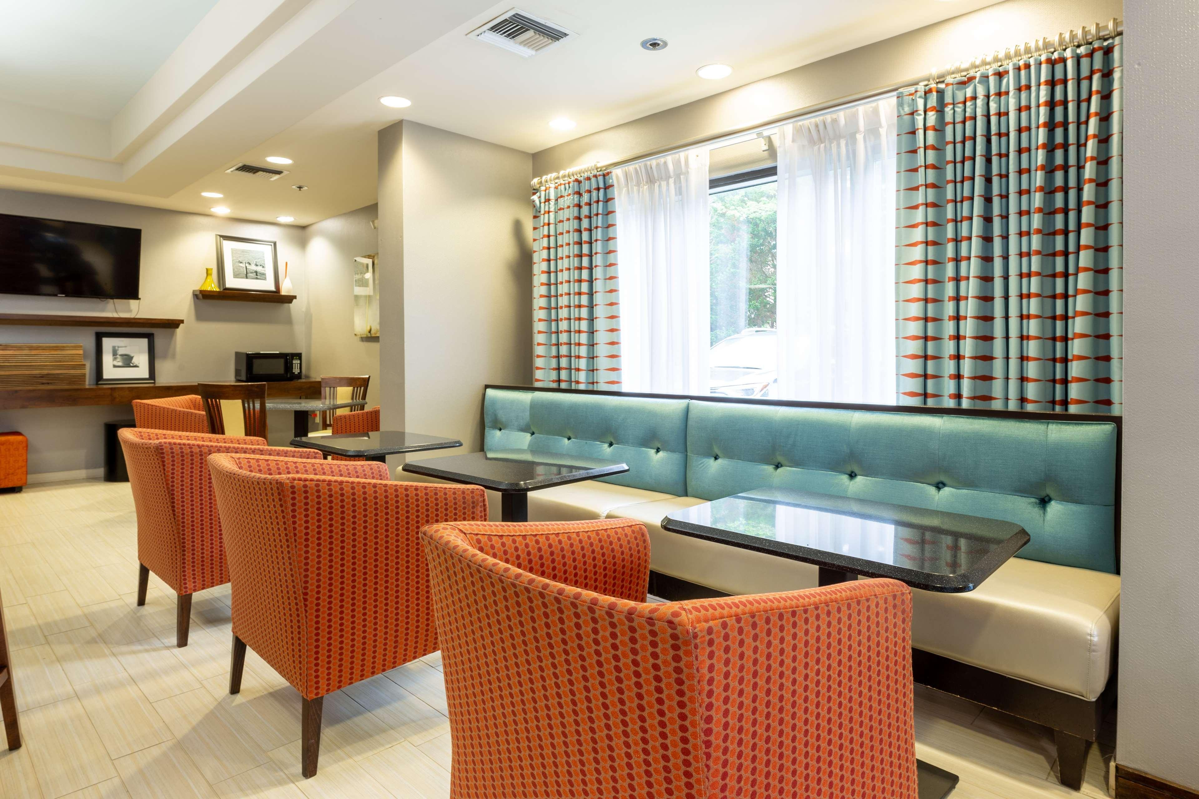 Hampton Inn Columbia I-26/Harbison Blvd מראה חיצוני תמונה