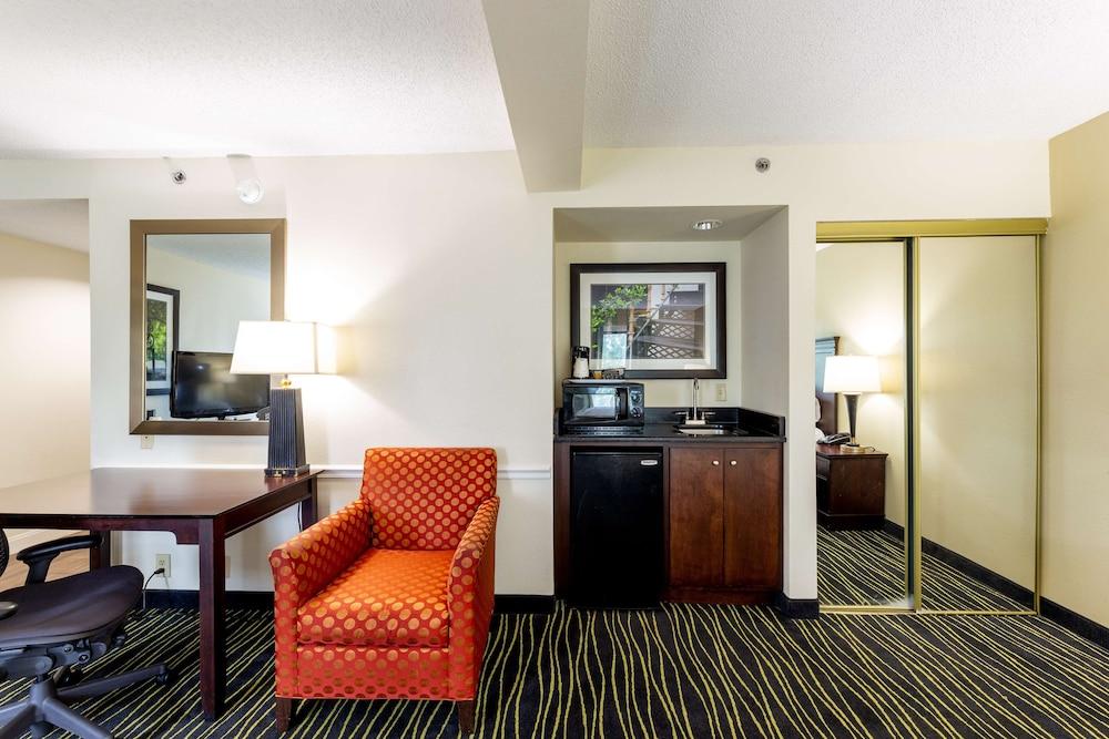 Hampton Inn Columbia I-26/Harbison Blvd מראה חיצוני תמונה
