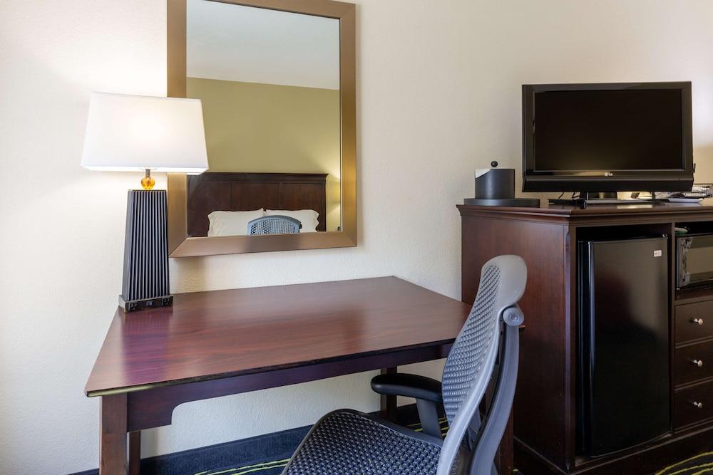 Hampton Inn Columbia I-26/Harbison Blvd מראה חיצוני תמונה